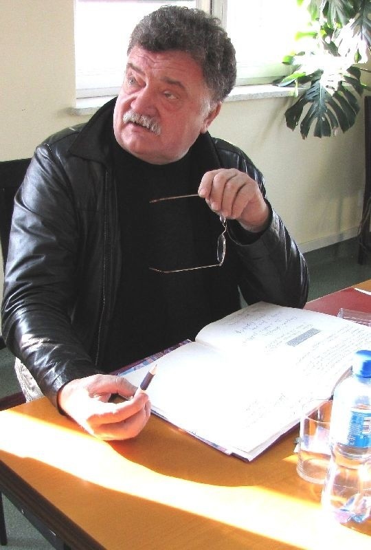 Adam Ochwanowski złożył wizytę w Skalbmierzu. Na spotkanie przybyli miłośnicy twórczości poety.