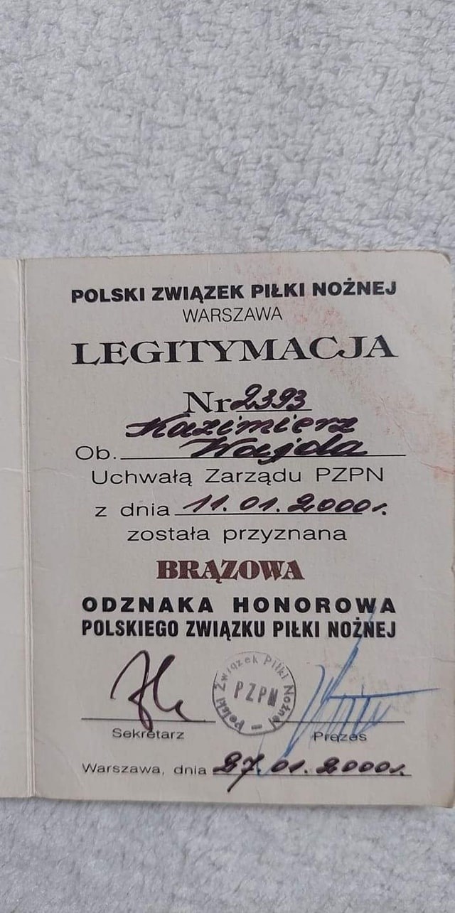 Ostatnia droga byłego prezesa i zasłużonego działacza Zrywu Szarów Kazimierza Wajdy [ZDJĘCIA]