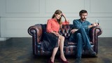 "Status związku" w HBO GO! Rosamund Pike i Chris O'Dowd na terapii małżeńskiej. Uratują związek? Kiedy premiera w TV?