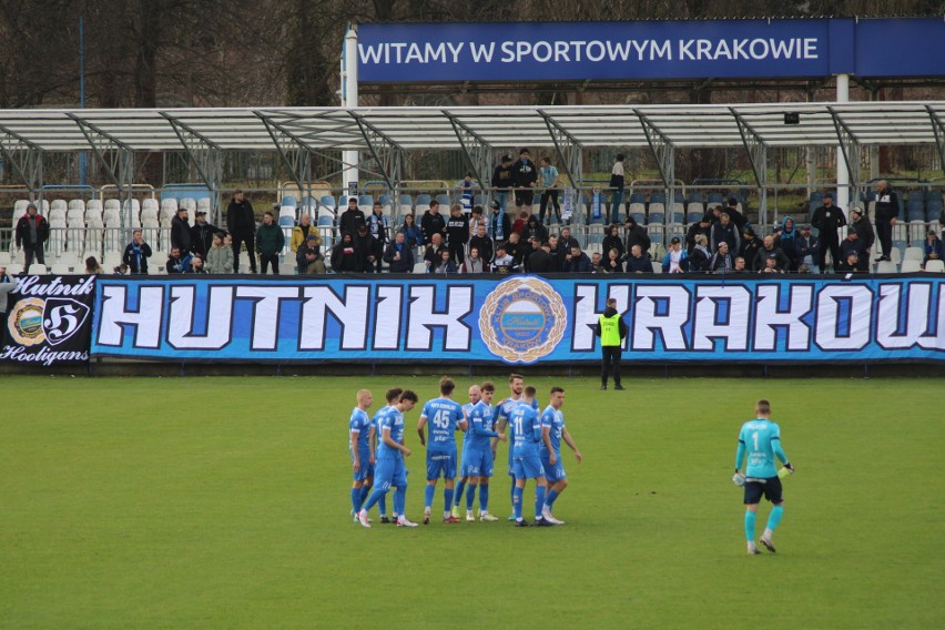 Hutnik Kraków po 25 kolejkach II-ligowego sezonu zajmuje 8....