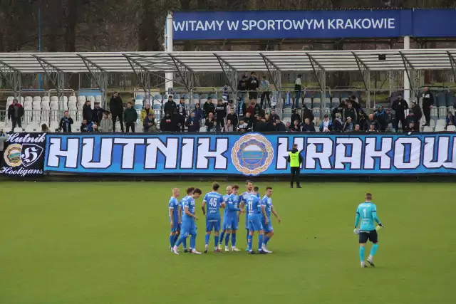 Hutnik Kraków po 25 kolejkach II-ligowego sezonu zajmuje 8. miejsce w tabeli