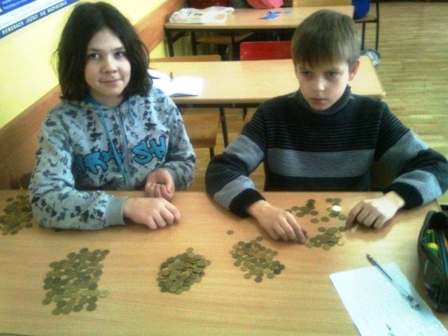 Po przeliczeniu pieniędzy okazało się, że uczniowie zebrali 347 złotych i 13 groszy.