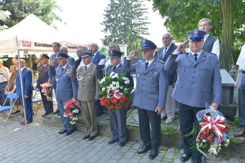 Sandomierz pamięta o bohaterach. Uroczystości w 74 rocznicę akcji „Burza” i bitwy pod Pielaszowem (ZDJĘCIA)