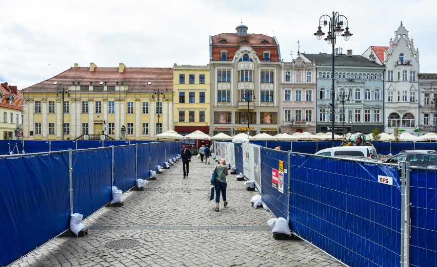 Od tygodnia trwa remont płyty Starego Rynku w Bydgoszczy. Na...