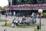 PiKniCK na trawie w centrum Kielc. Dzieci i rodzice mieli wspaniałą przygodę ze sztuką [WIDEO, ZDJĘCIA]