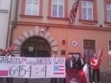 Kraków. Protest pod konsulatem USA. Chcą przeprosin od szefa FBI [ZDJĘCIA, WIDEO]