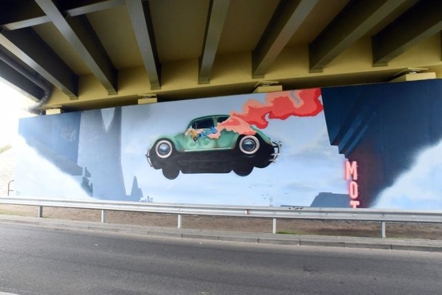 Mural ozdobi południowy przyczółek nowego wiaduktu Tadeusza Mazowieckiego w ciągu Trasy Uniwersyteckiej. Koszt wykonania muralu to 170 tysięcy złotych