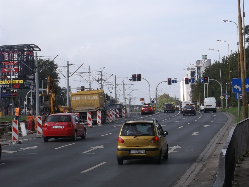 Wrocław: Remont Legnickiej ma ułatwić dojazd do Magnolia Park (ZDJĘCIA)