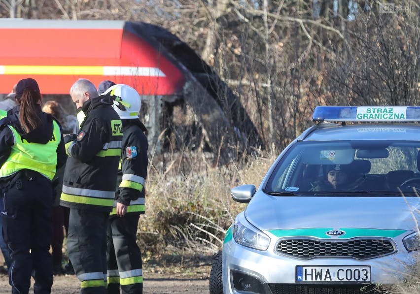 Śmiertelny wypadek w okolicy Kołbaskowa. Nie kursują pociągi [ZDJĘCIA, WIDEO]