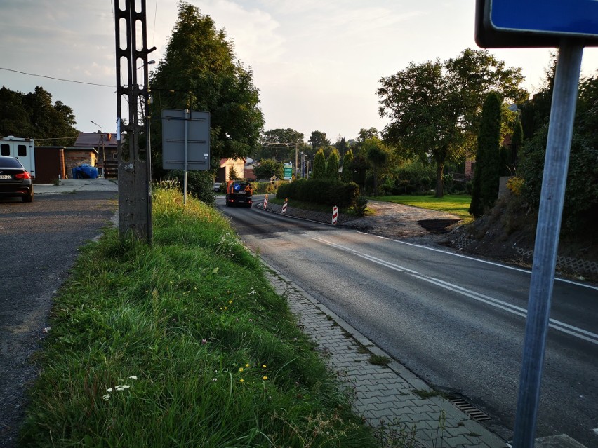 Płaza, Wygiełzów. Trwa wymiana nawierzchni i remont mostu na drodze wojewódzkiej 781