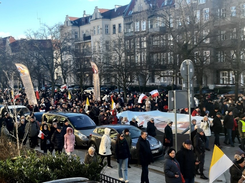 Marsz Papieski przeszedł ulicami Szczecina. Dziś 18. rocznica śmierci Jana Pawła II 