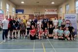 Rodzice z dziećmi ze Szkoły Mistrzostwa Sportowego w Poznaniu zagrali w turnieju „Siatkarski Łazarz”