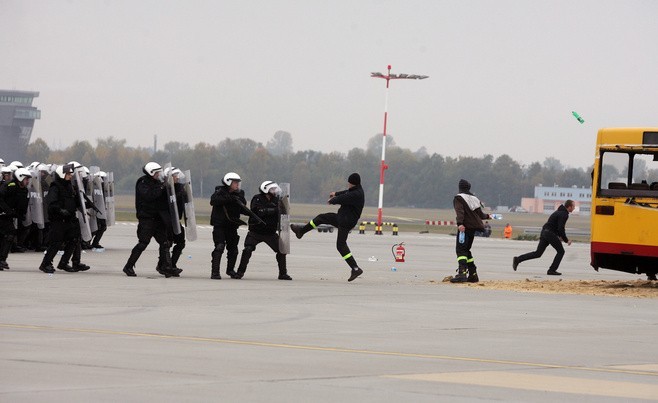 Gorący poranek na Lublinku - ćwiczenia policji i straży...