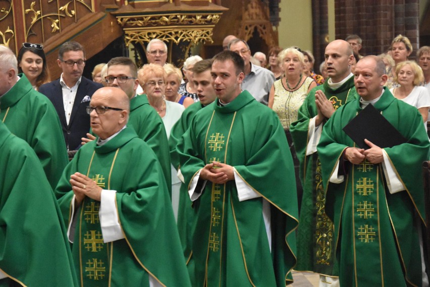 Ksiądz Marek Bernacki wprowadzony na proboszcza rybnickiej...