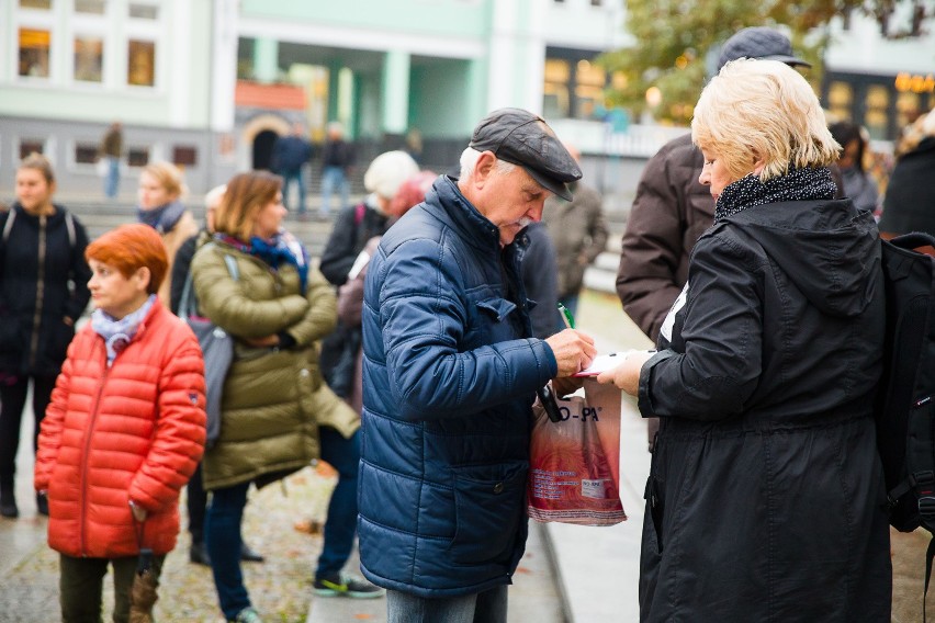 Czarny wtorek 2017. Młodzież Wszechpolska zakłóciła protest...