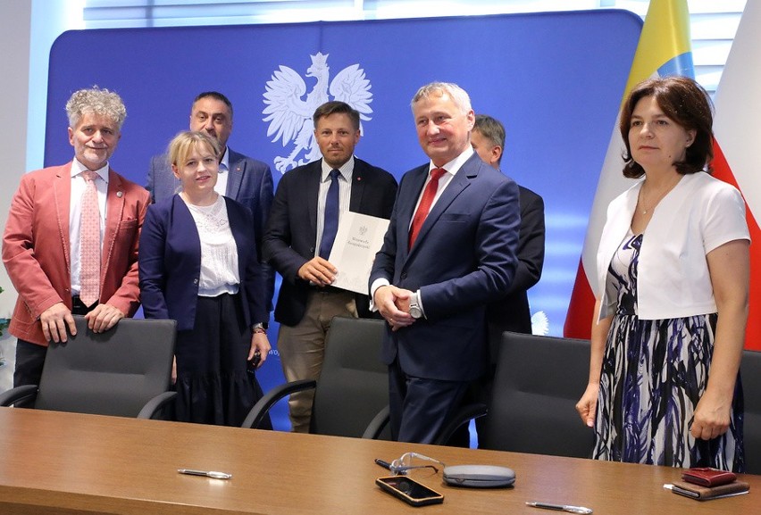 "Posiłek w szkole i w domu". Szkoły w Świętokrzyskiem otrzymały pieniądze na stołówki. Zobacz zdjęcia