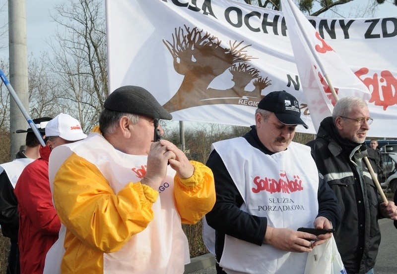 Protest Solidarności pod toruńskim Torfarmem