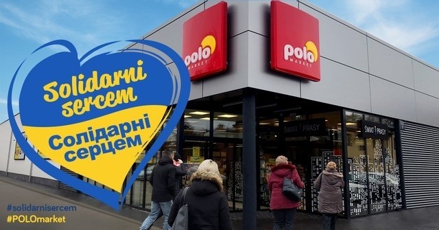 Torby ze specjalnym oznaczeniem „Niesiemy pomoc” w języku polskim oraz ukraińskim dostępne są w sprzedaży we wszystkich sklepach POLOmarket od tygodnia.
