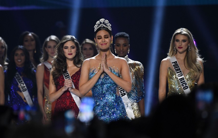 Miss Universe 2019 została Zozibini Tunzi z RPA. Jak wypadła Olga Buława? [ZDJĘCIA] [WYNIKI]