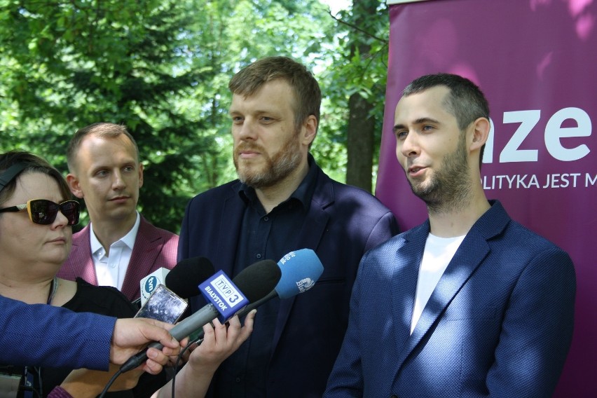 Wybory samorządowe do sejmiku województwa. Marcin Birgiel "jedynką" Partii Razem w Suwałkach (zdjęcia)