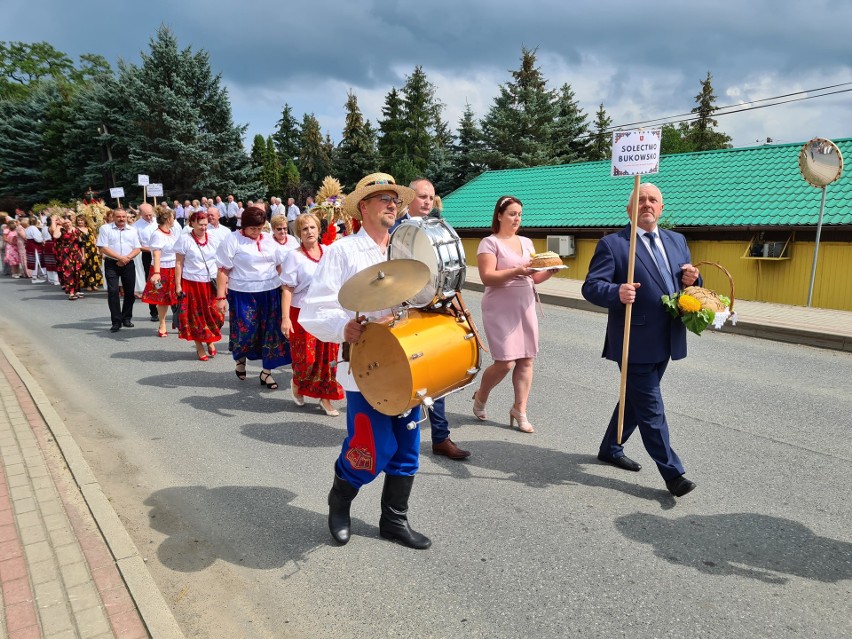 Nasz Patronat. Tłumy na dożynkach w gminie Bukowsko. Świętowano z rozmachem [ZDJĘCIA]