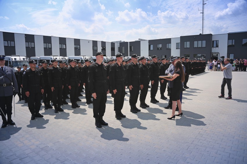 Kraków. Ślubowanie nowych policjantów w garnizonie [ZDJĘCIA]