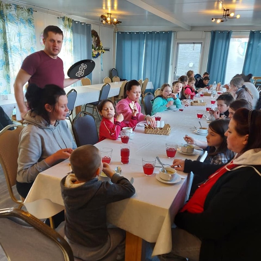 W łowisko przebywa już 35 uchodźców z Ukrainy, wśród których...