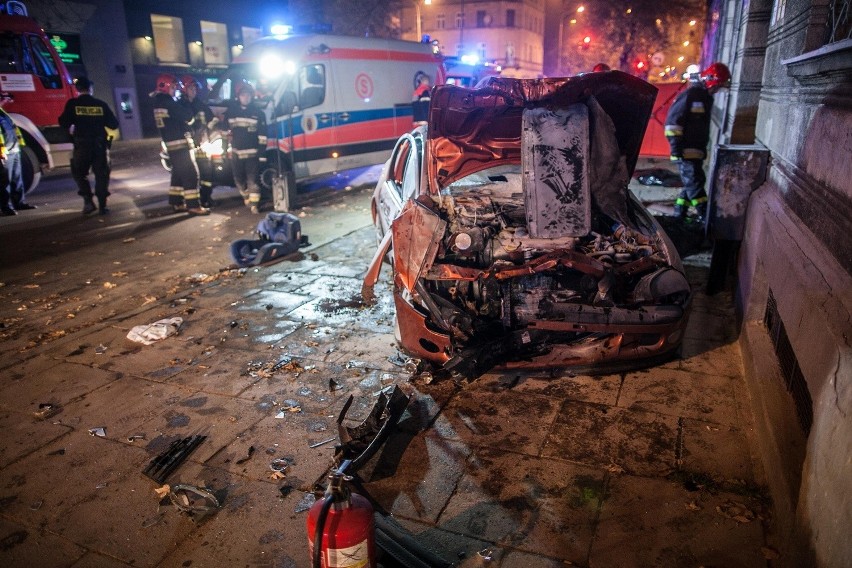 Tragiczny wypadek na Żeromskiego w Łodzi. Pijany kierowca zabił 2 osoby [ZDJĘCIA+FILM]