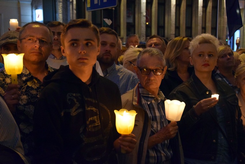 Kolejny "Łańcuch światła" w Lublinie. Protestowało około tysiąca osób [ZDJĘCIA]