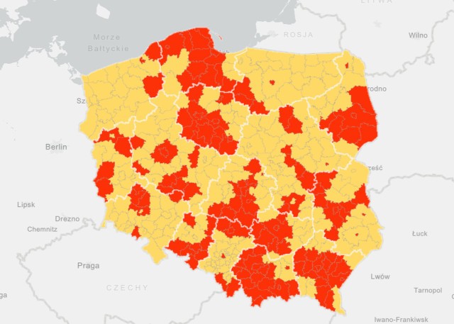 W Polsce od 17.10.2020 strefa czerwona obowiązuje w 152 powiatach, strefa żółta w 228 powiatach. Zobacz ich listę w poszczególnych województwach.