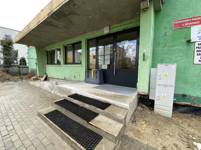Przedszkole Miejskie nr 3 w Sosnowcu przy ulicy Dietla podczas remontu. Zobacz kolejne zdjęcia. Przesuń zdjęcia w prawo - wciśnij strzałkę lub przycisk NASTĘPNE