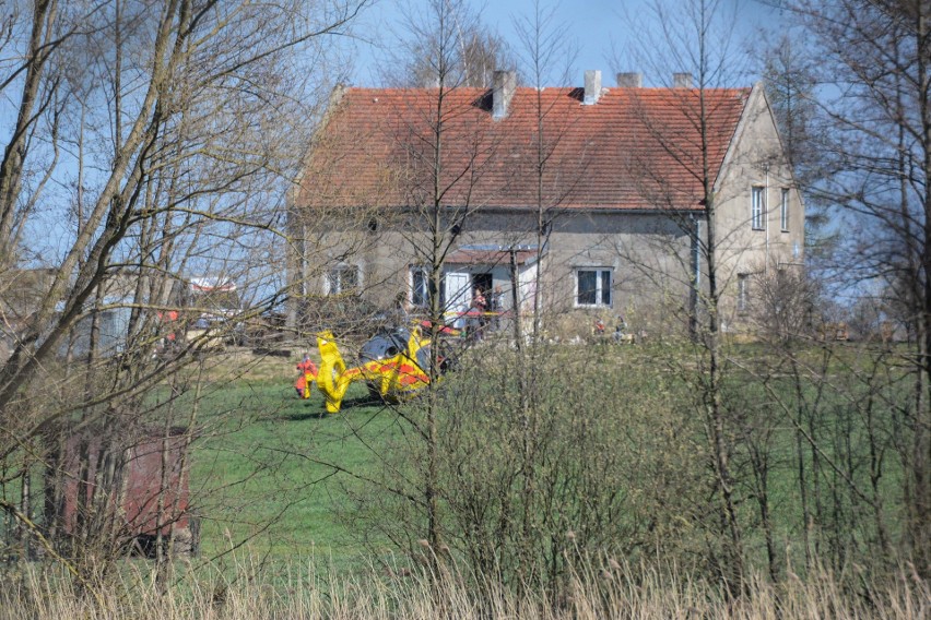 Śmigłowiec LPR lądował pod Grudziądzem. Transportował poparzone dziecko do szpitala [zdjęcia]