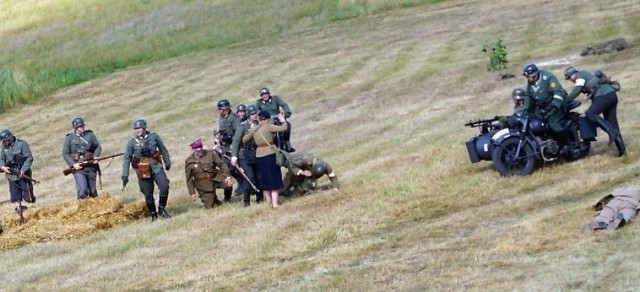 Tak wyglądała rekonstrukcja bitwy z 1939 roku, którą wcześniej przeprowadzono pod Odrzywołem.