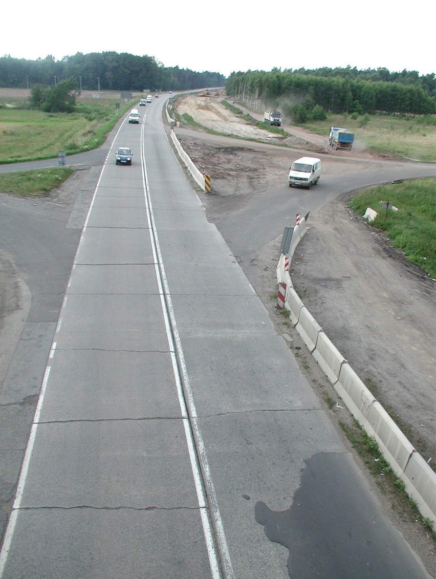 Autostrada A4 do Wrocławia 18 lat temu. Tak wyglądała trasa. Budowa autostrady A4 to było drogowe wydarzenie dekady