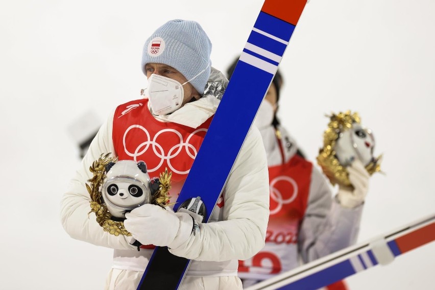 06.02.2022. Dawid Kubacki zdobył brązowy medal igrzysk...