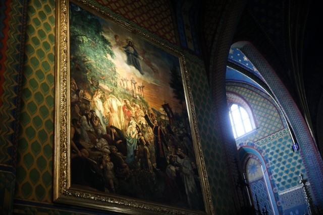 Wnętrze bazyliki franciszkanów po renowacji w 60 procentach