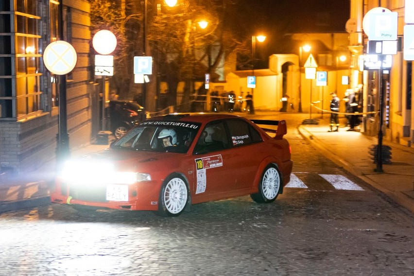 W sobotę kierowcy ścigali się w centrum Wieliczki