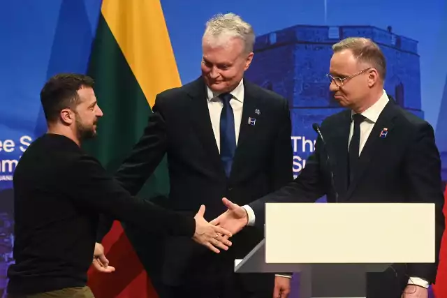 Prezydent RP po zakończeniu szczytu wziął udział we wspólnej konferencji prasowej wraz z prezydentem Litwy Gitanasem Nausedą oraz prezydentem Ukrainy Wołodymyrem Zełenskim