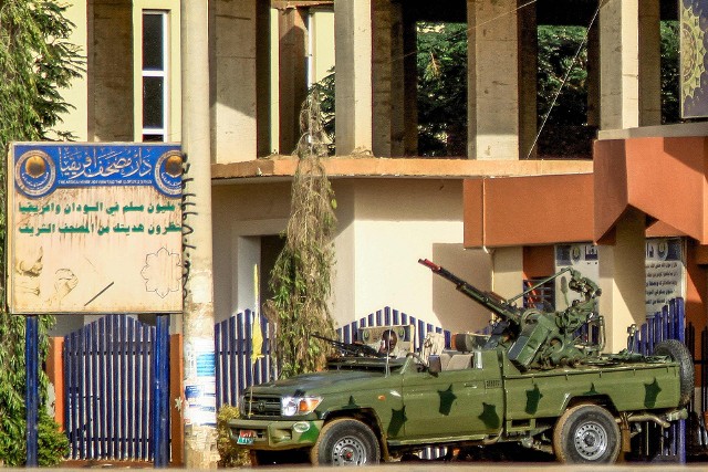 Siły Szybkiego Wsparcia rozlokowały się w kluczowych miejscach stolicy Sudanu