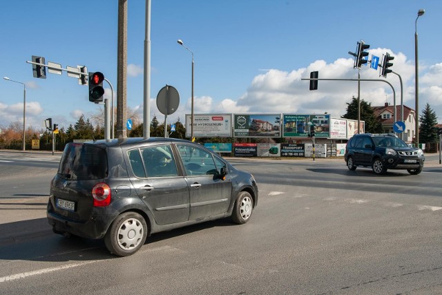 - W tej chwili nie mamy podpisanej żadnej umowy na dzierżawę gminnego gruntu pod umieszczenie reklam - mówi Janusz Gorzycki,  inspektor ds. planowania przestrzennego w urzędzie gminy Osielsko.