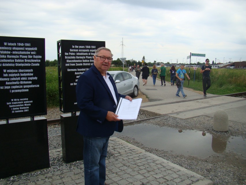 Powiat oświęcimski. Będzie nowa droga w Brzezince. Odsuną ruch samochodowy od Bramy Śmierci byłego obozu Auschwitz II - Birkenau[ZDJĘCIA]