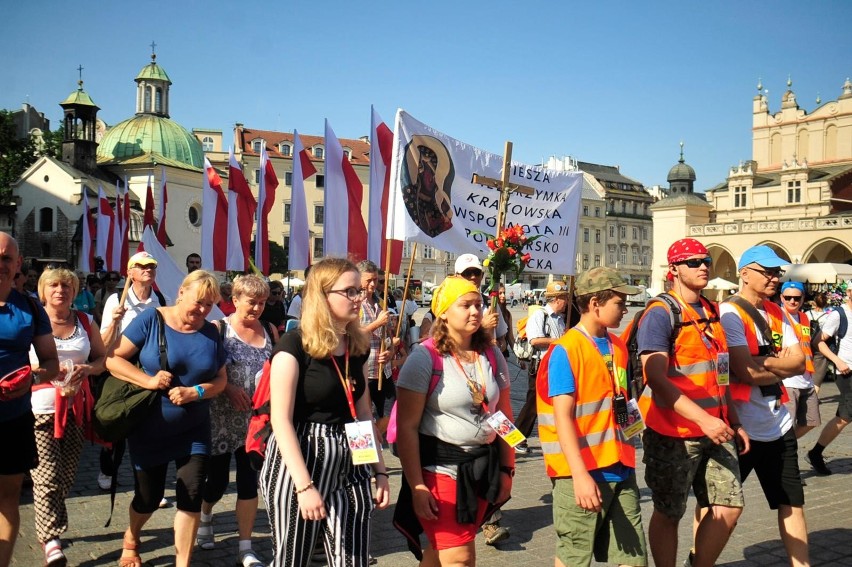 Pielgrzymi już gotowi do wędrówki na Jasną Górę. Pątników obowiązują rygorystyczne obostrzenia