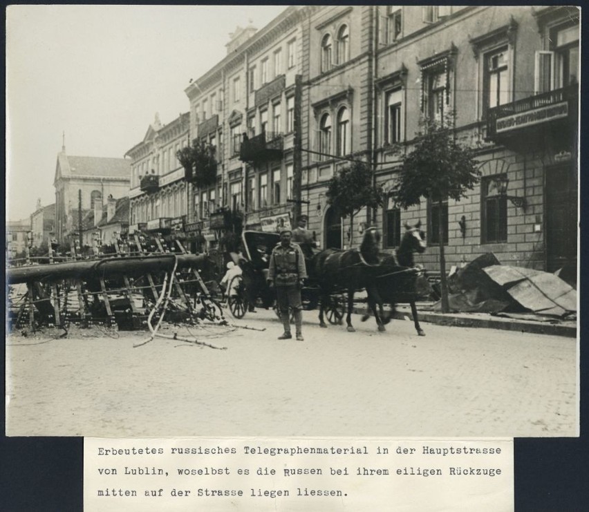 Zdjęcie zrobione tuż po wejściu wojsk austro-węgierskich i...