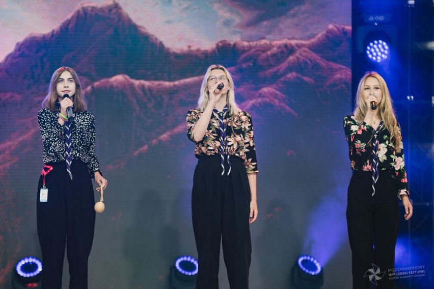 Sukces Harcerskiego Zespołu Artystycznego Nie Ogarniesz z Ostrowca na festiwalu harcerskim. Gabriela Papaj wyróżniona