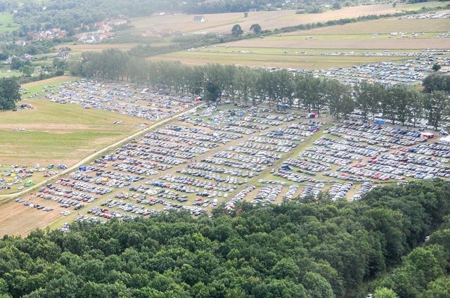 Parkingi przy terenach PolAdnRock Festivalu (Woodstock) są zawsze mocno oblegane. W tym roku, podobnie jak w latach poprzednich, miasto przygotowało trzy duże łąki, na których będzie można zostawić samochody.