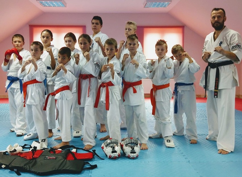 Trenujących karate i fanów aktywnej zabawy na obóz zaprasza...