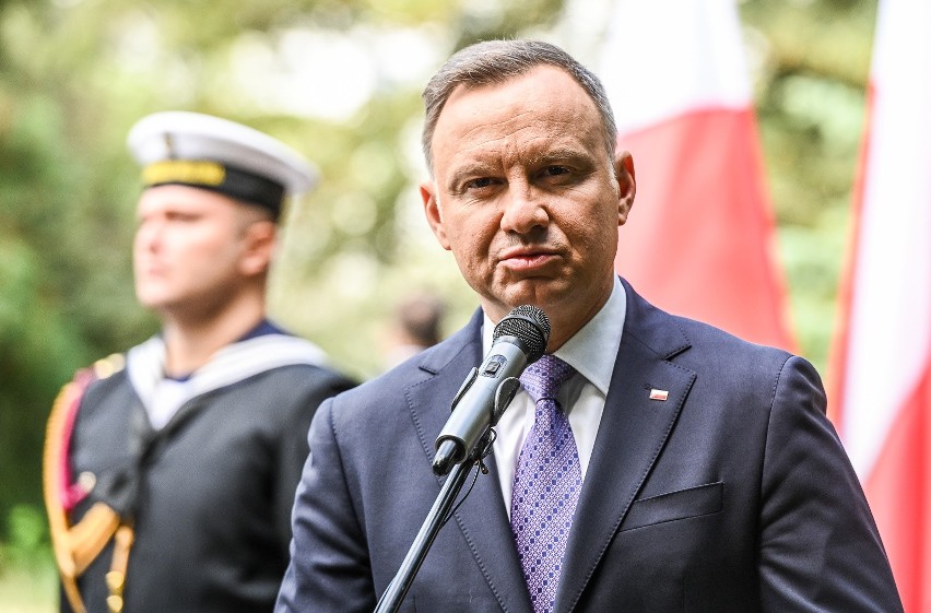 83. rocznica sowieckiej agresji na Polskę. Prezydent RP Andrzej Duda złożył w Gdyni wieniec przed pomnikiem „W Hołdzie Zesłańcom Sybiru”