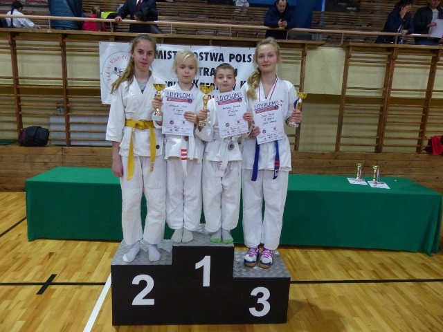 Najmłodsi zawodnicy klubu Oyama Karate Tarnobrzeg zaliczyli udany występ w Mistrzostwach Polski Południowej.