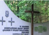 Uroczystość patriotyczna w gminie Brody. 78. rocznica zamordowania mieszkańców Boru Kunowskiego przez hitlerowców