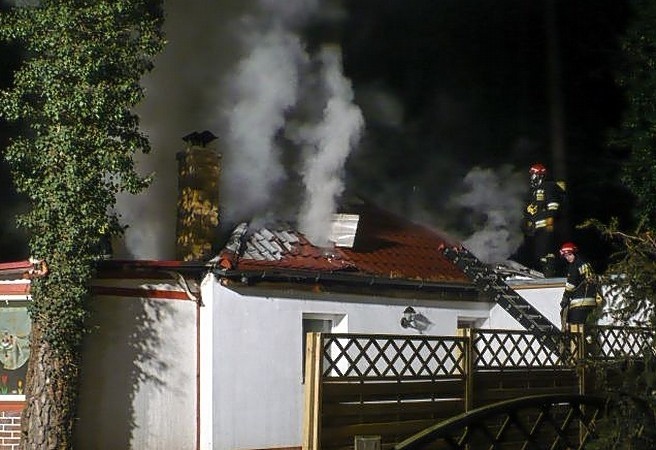 Nocna akcja strażaków. Pożar domku letniskowego koło Międzyrzecza